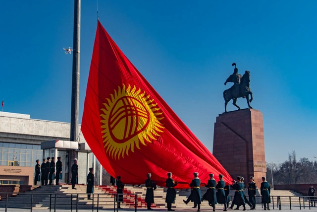 Türkdilli dövlətlərdən biri bayrağının dizaynını dəyişir